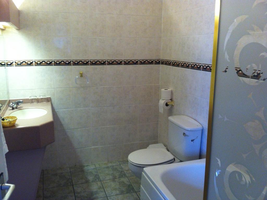 Sugarland Metro Hotel Douglas Room photo