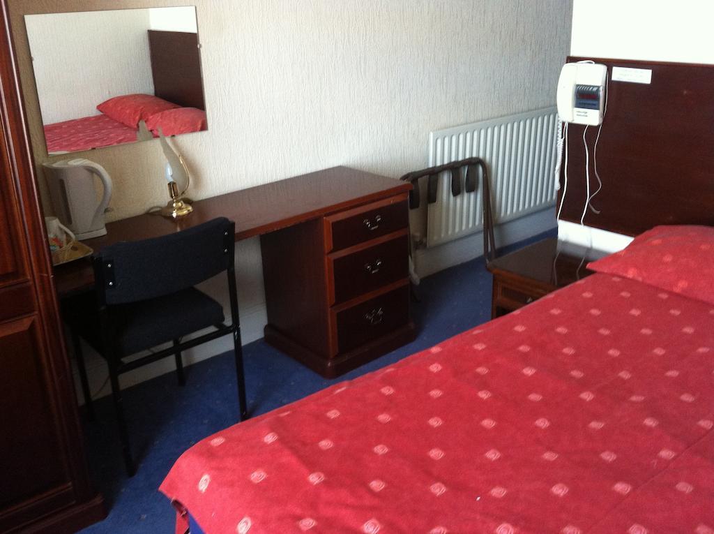 Sugarland Metro Hotel Douglas Room photo